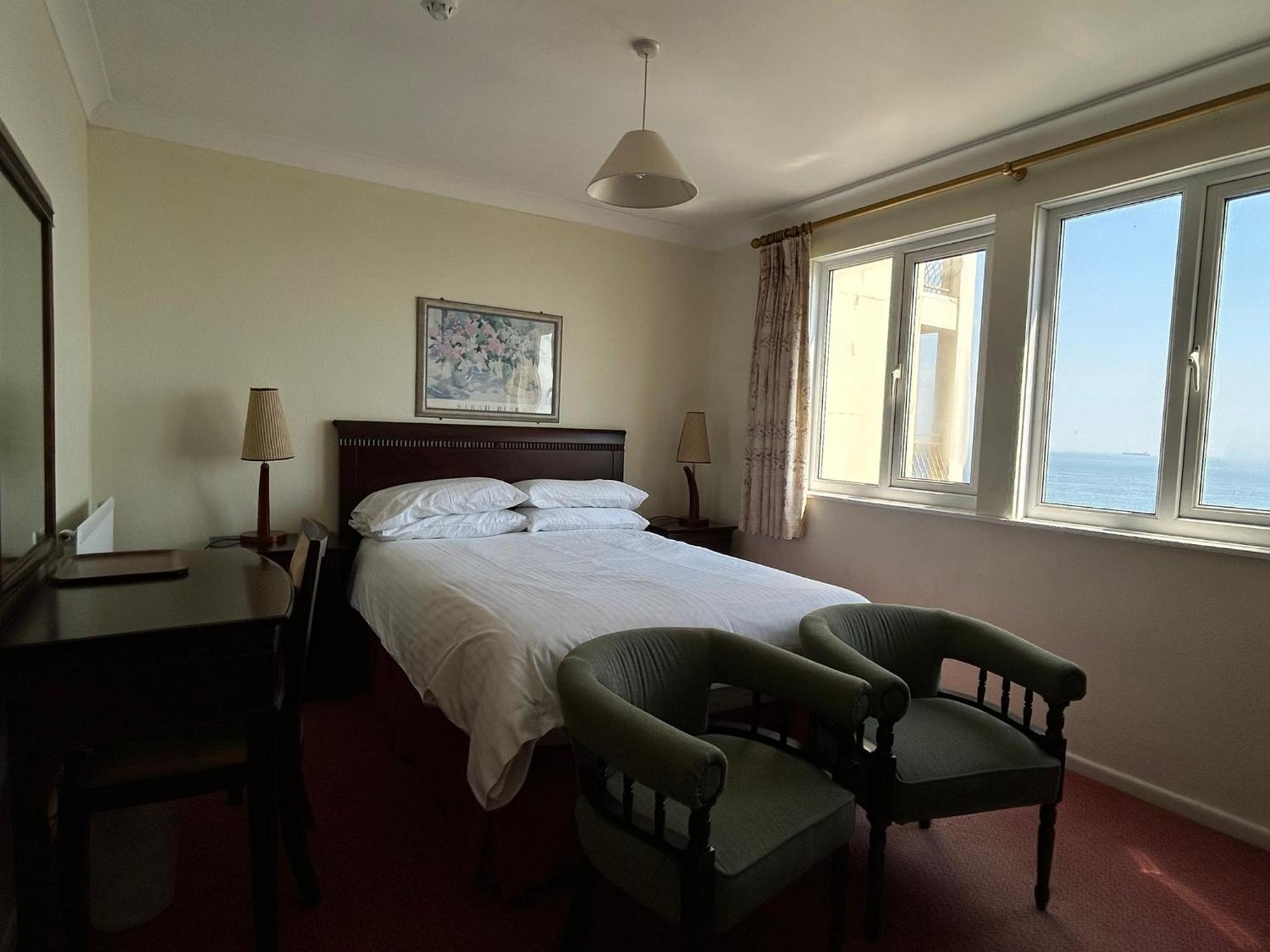 Regent Court - Seafront, Sandown - Free Car Ferry For Bookings Of 3 Or More Nights, Subject To Availability Eksteriør billede
