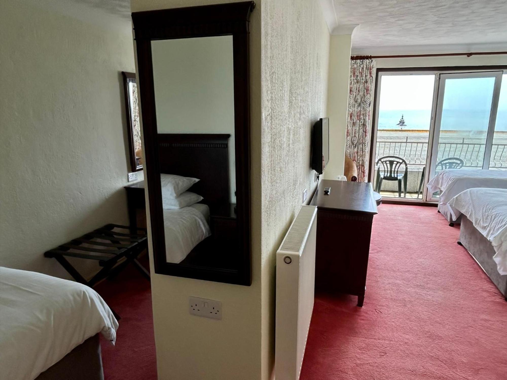 Regent Court - Seafront, Sandown - Free Car Ferry For Bookings Of 3 Or More Nights, Subject To Availability Værelse billede